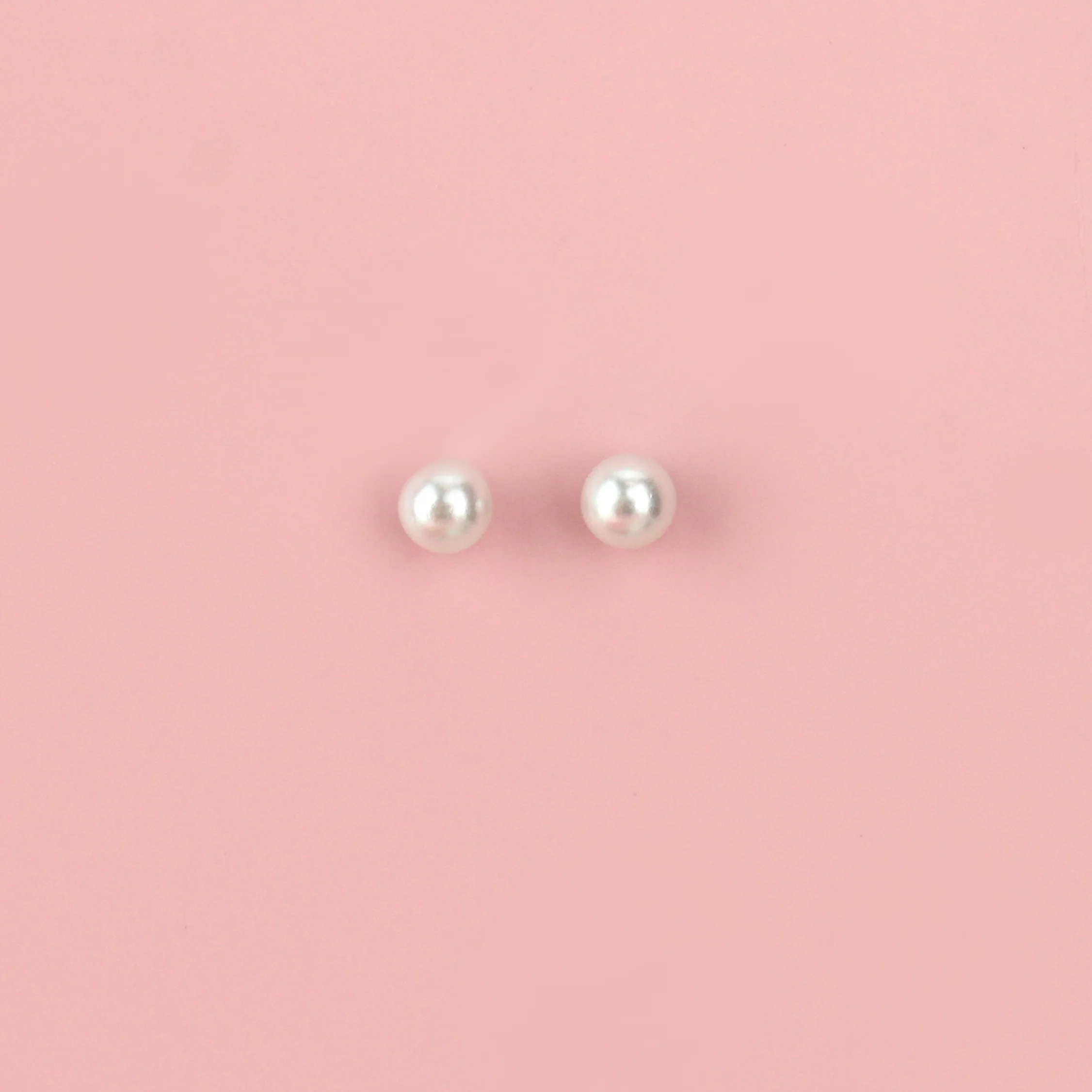 4mm Pearl Stud Earrings - Image 2