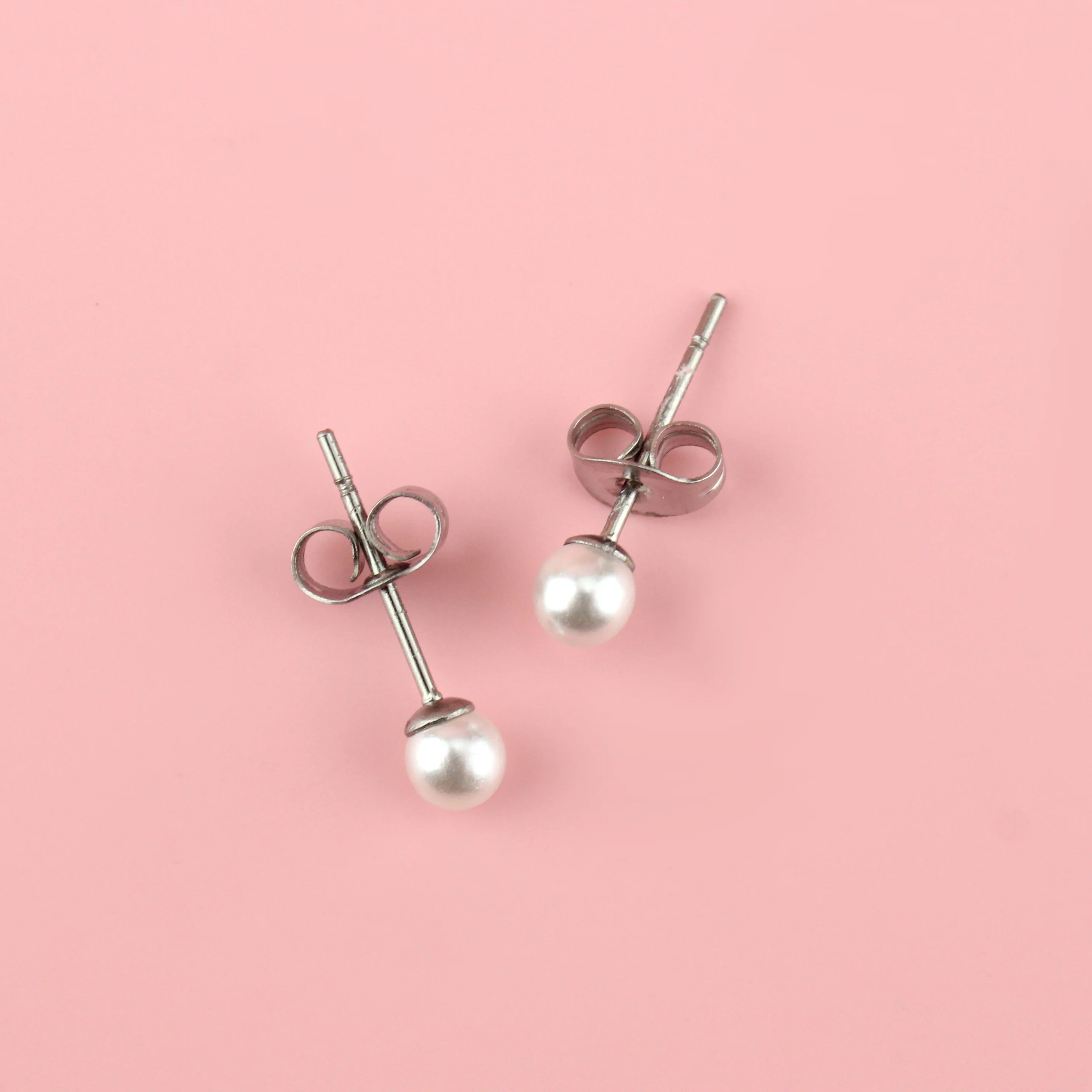 4mm Pearl Stud Earrings - Image 3