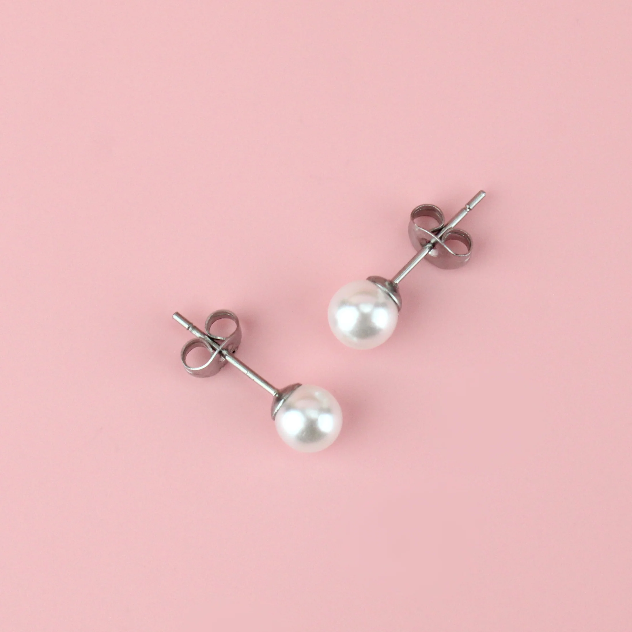 6mm Pearl Stud Earrings - Image 3