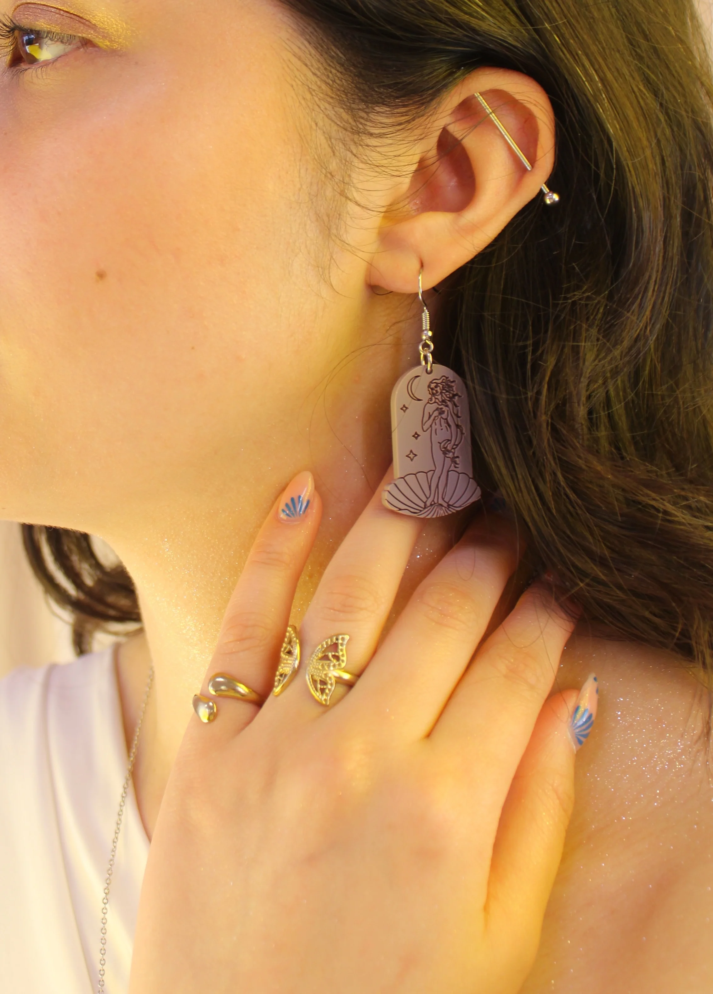 Birth of Venus Arch Earrings - Lavender - Image 4