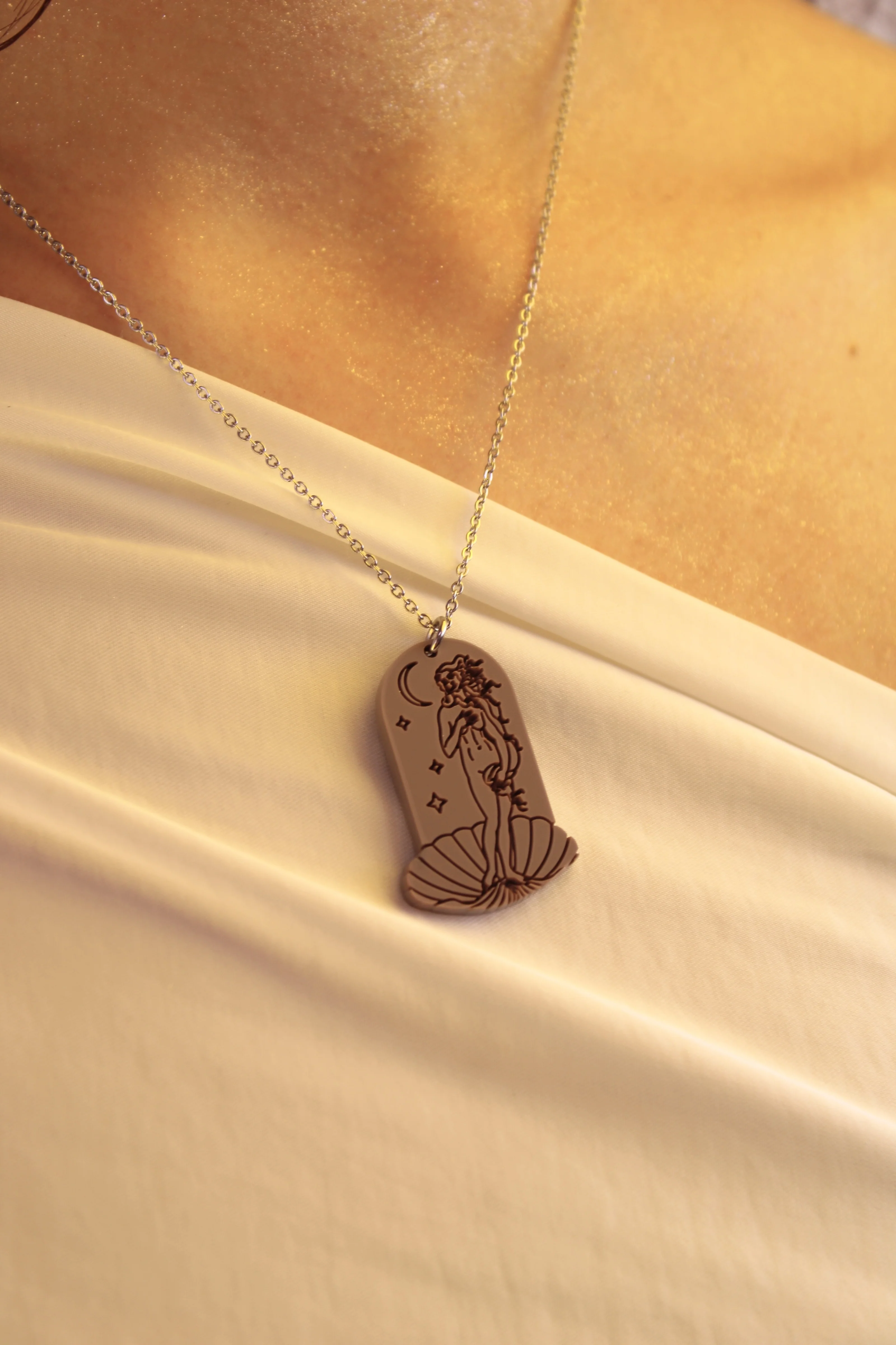 Birth of Venus Arch Necklace - Lavender - Image 2