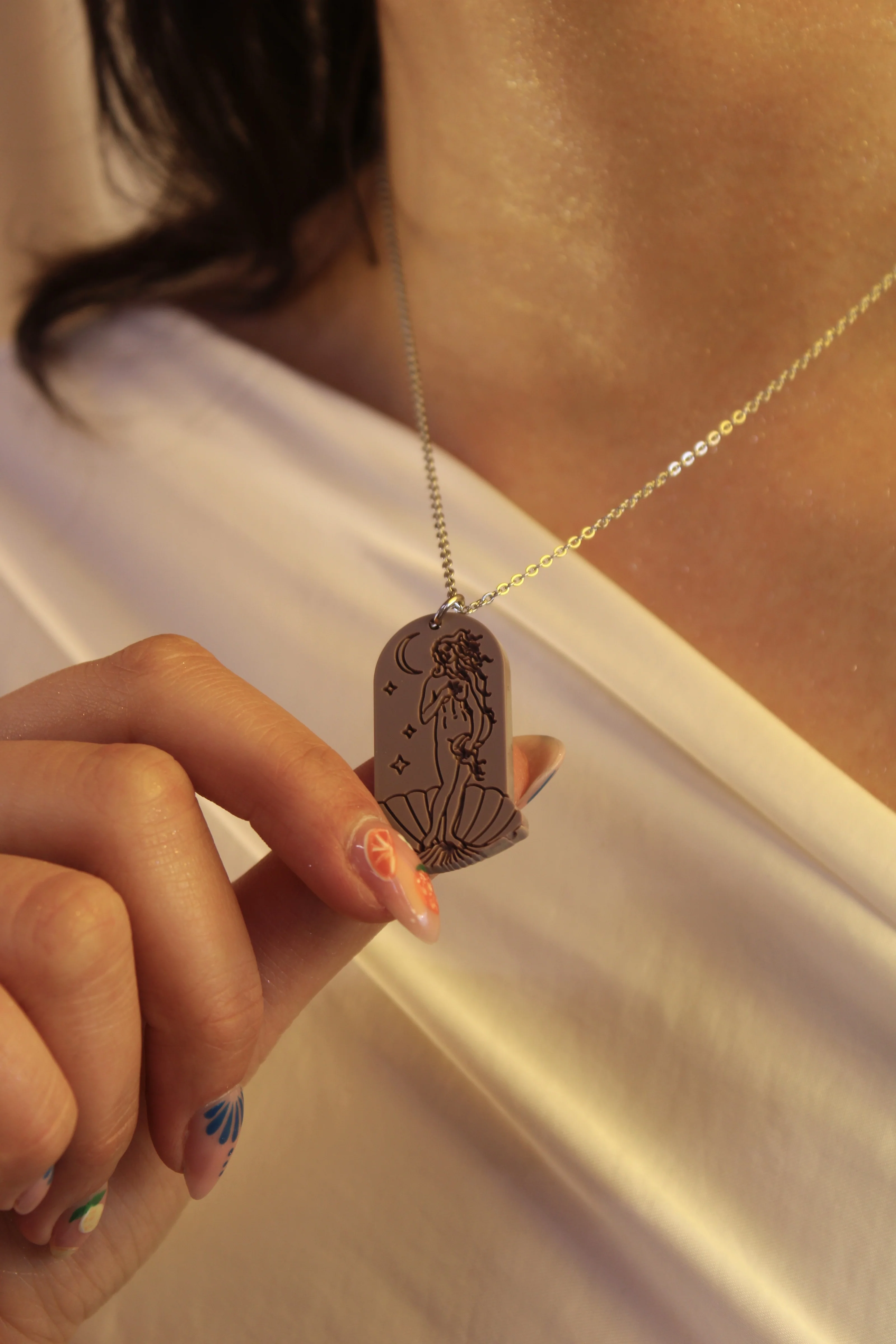 Birth of Venus Arch Necklace - Lavender - Image 6