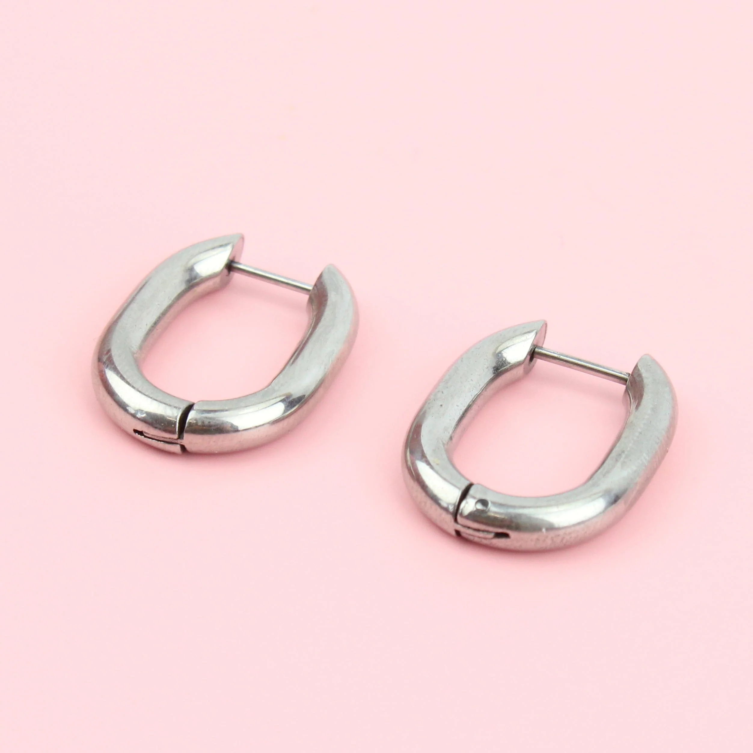 Chunky Oval Hoop Earrings - Image 3