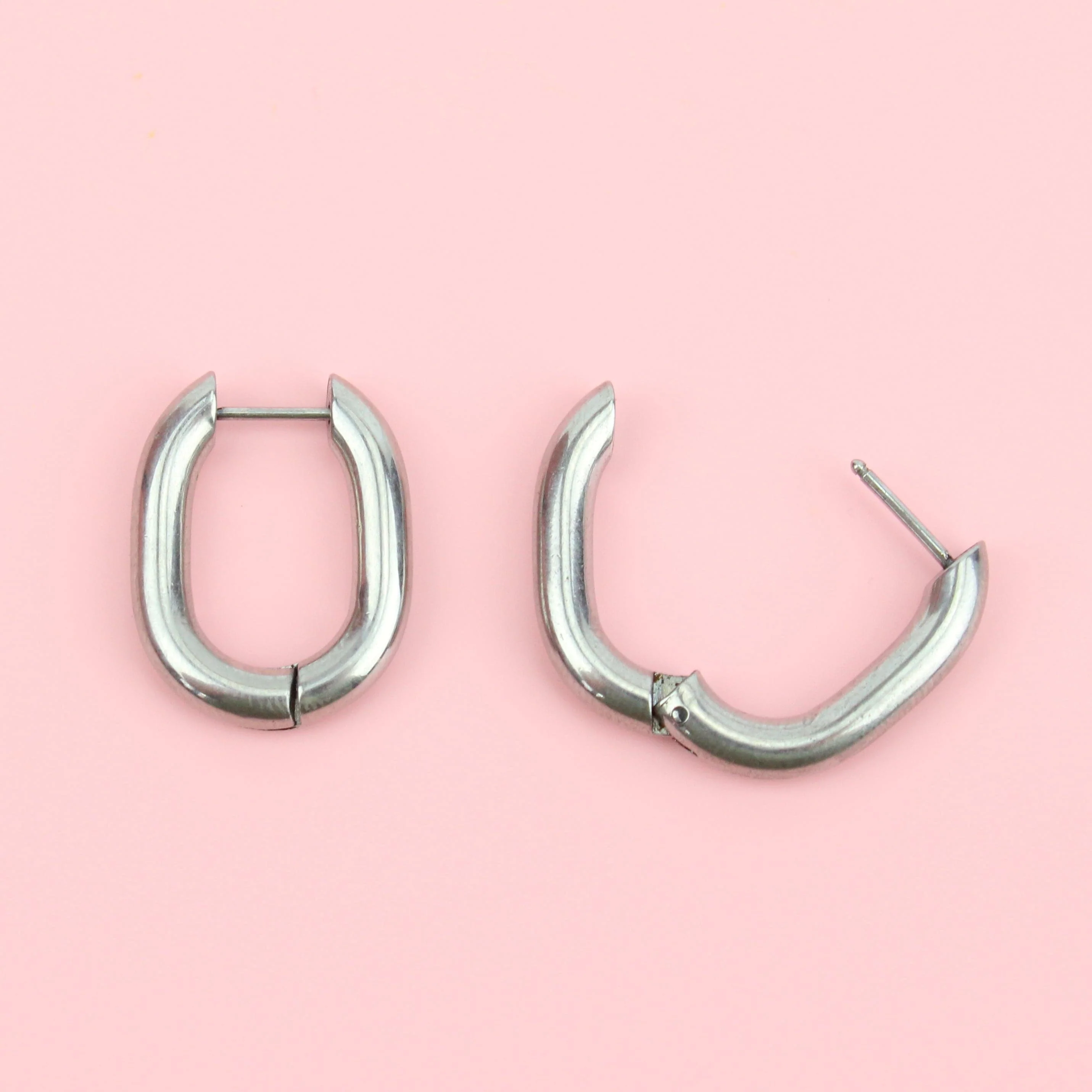 Chunky Oval Hoop Earrings - Image 4
