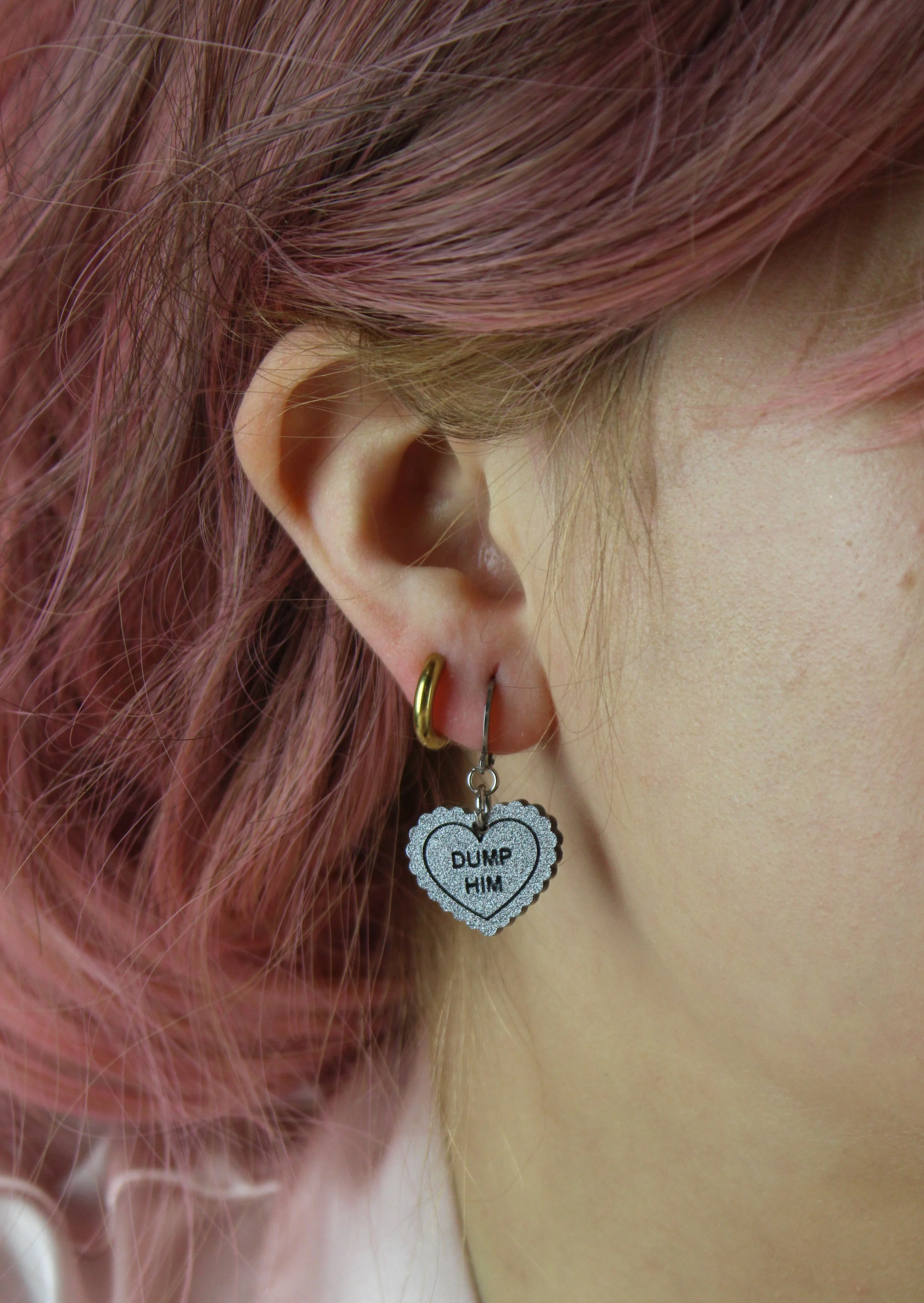 "Dump Him" Loveheart Huggie Hoop Earrings - Silver - Image 2