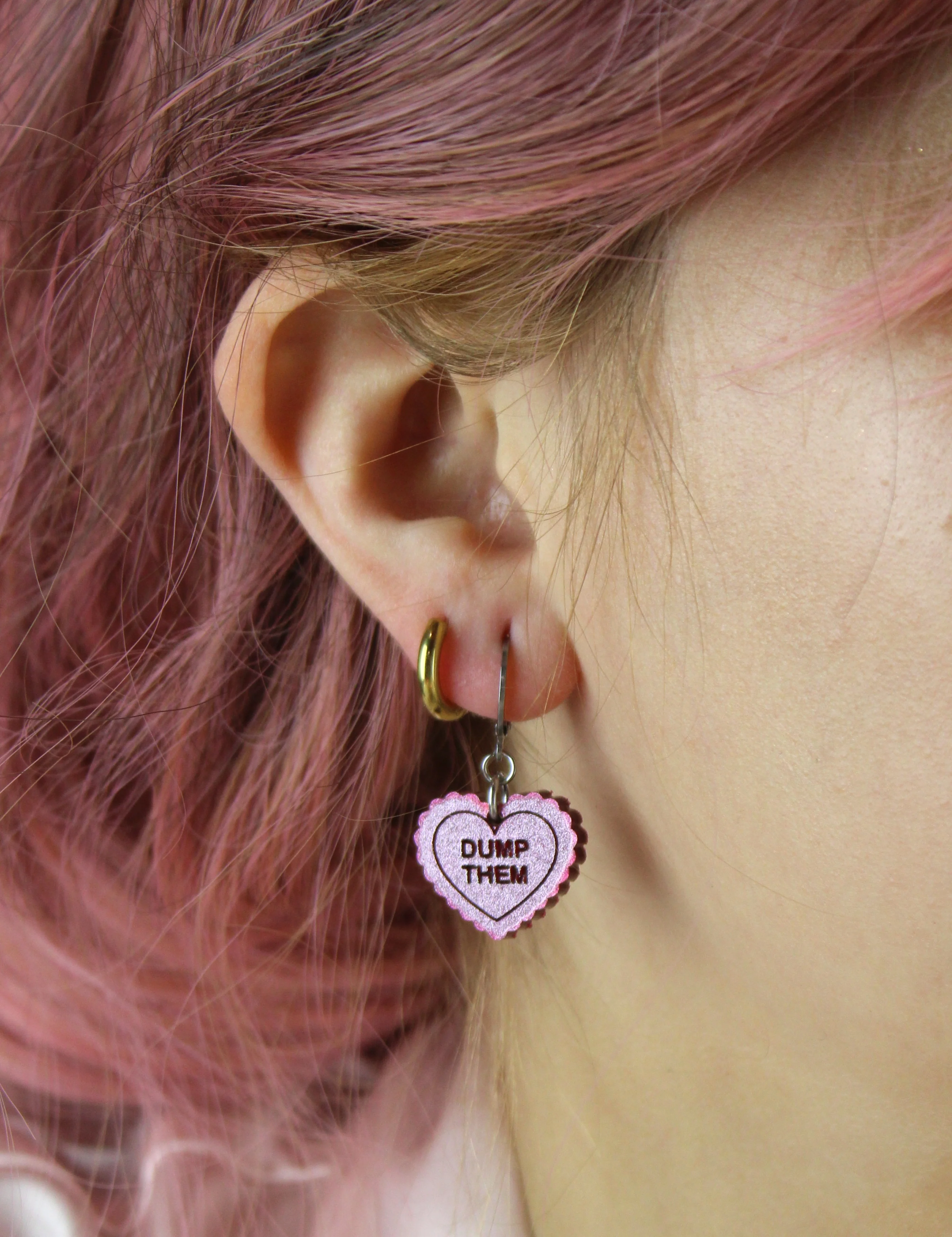 "Dump Them" Loveheart Huggie Hoop Earrings - Pink - Image 2