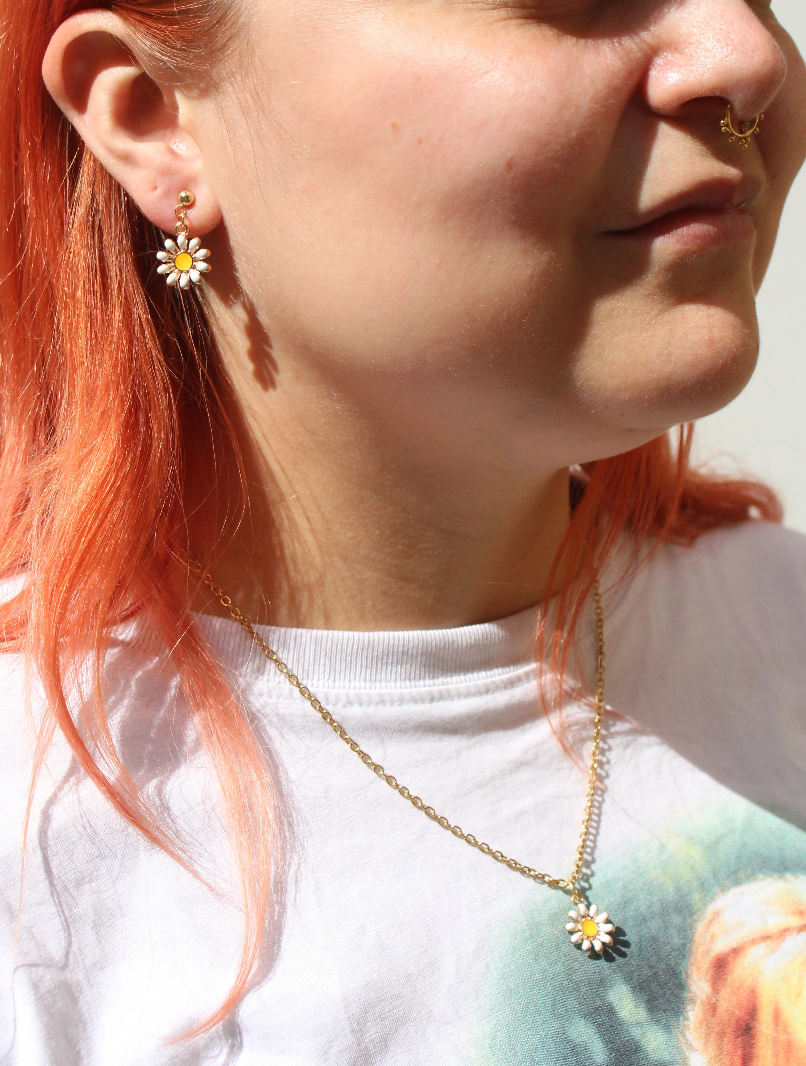 Enamel Daisy Pendant Necklace (Gold Plated) - Image 4