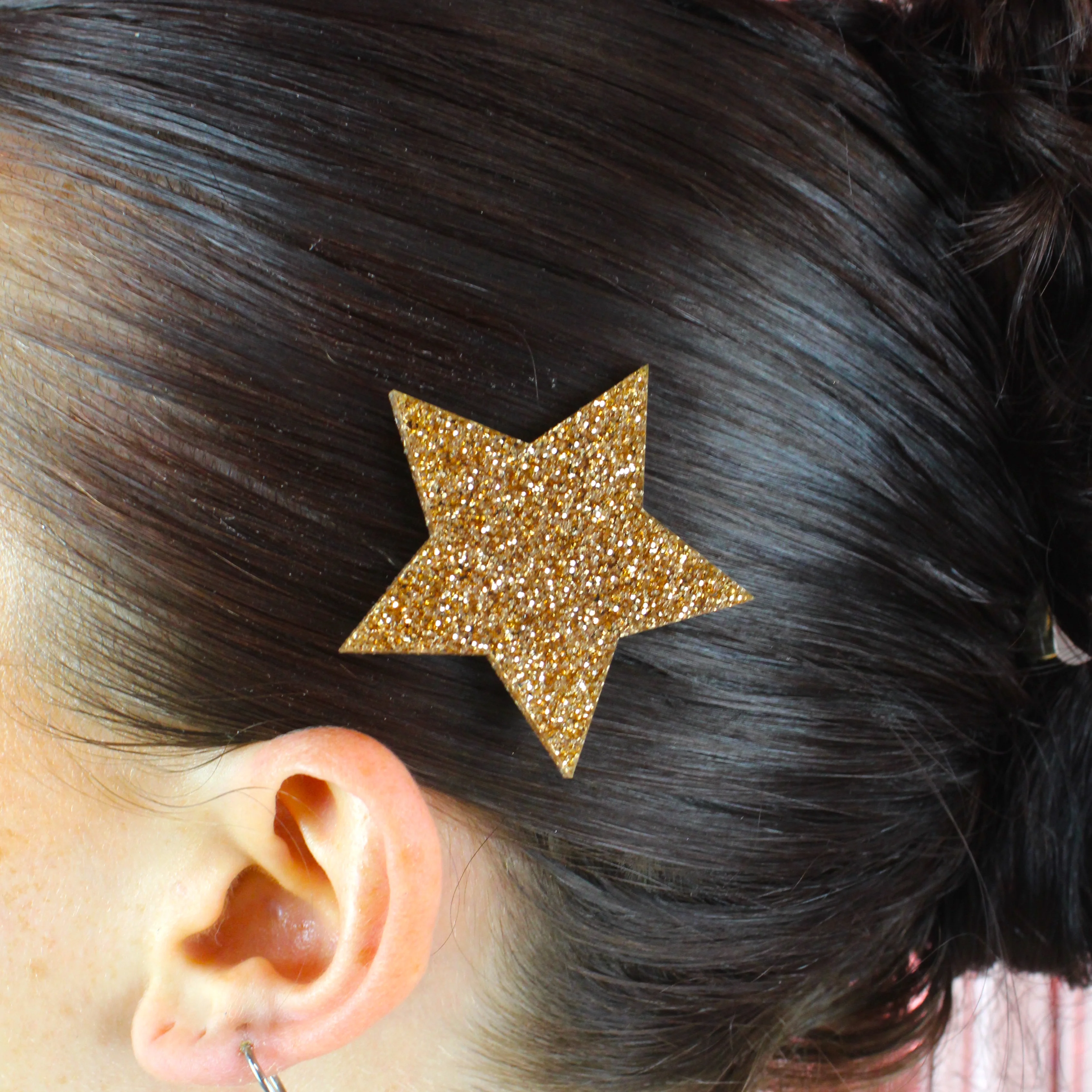 Gold Glitter Single Star Hair Clip - Image 3
