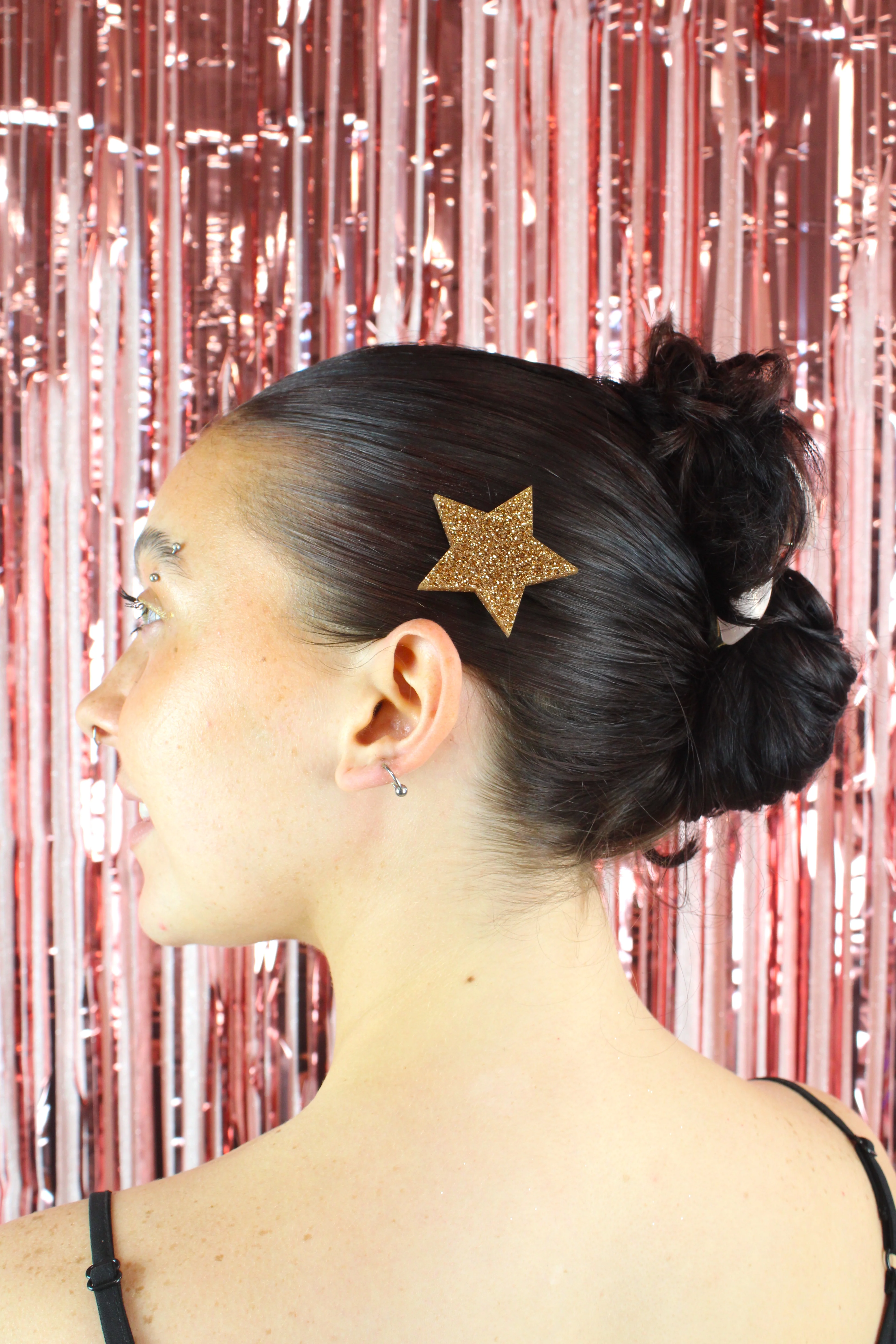 Gold Glitter Single Star Hair Clip - Image 4