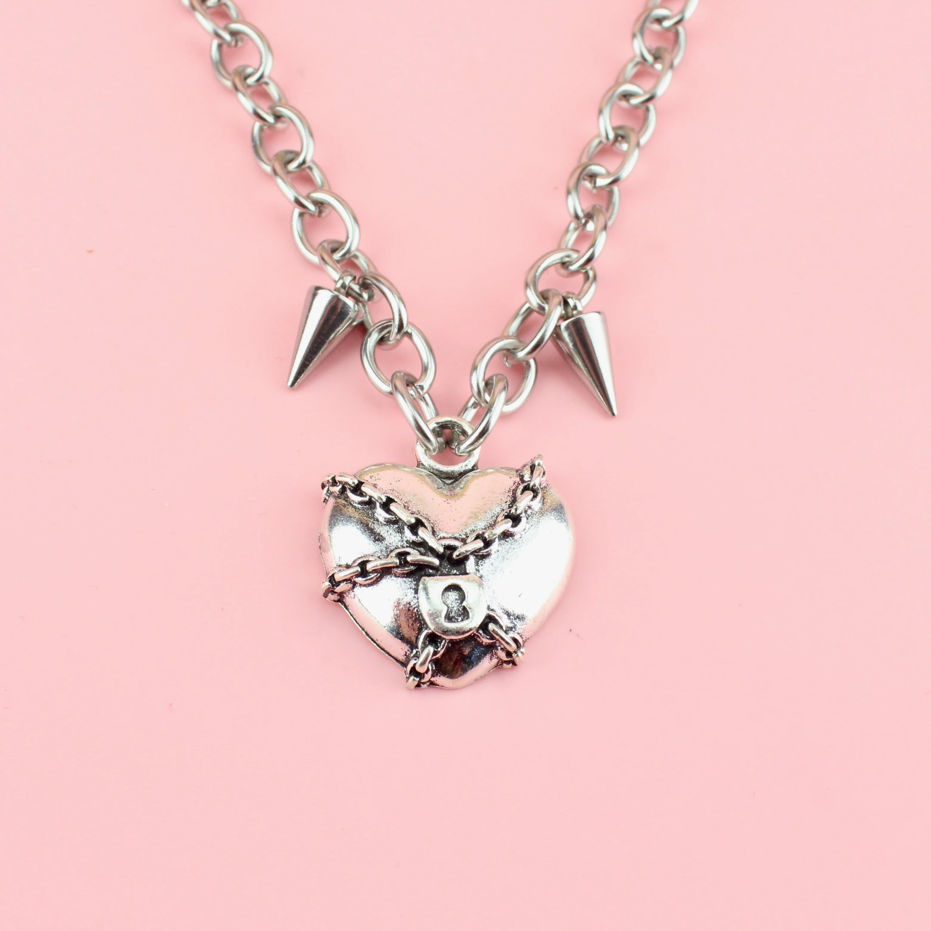 Heart In Chains Necklace - Image 4