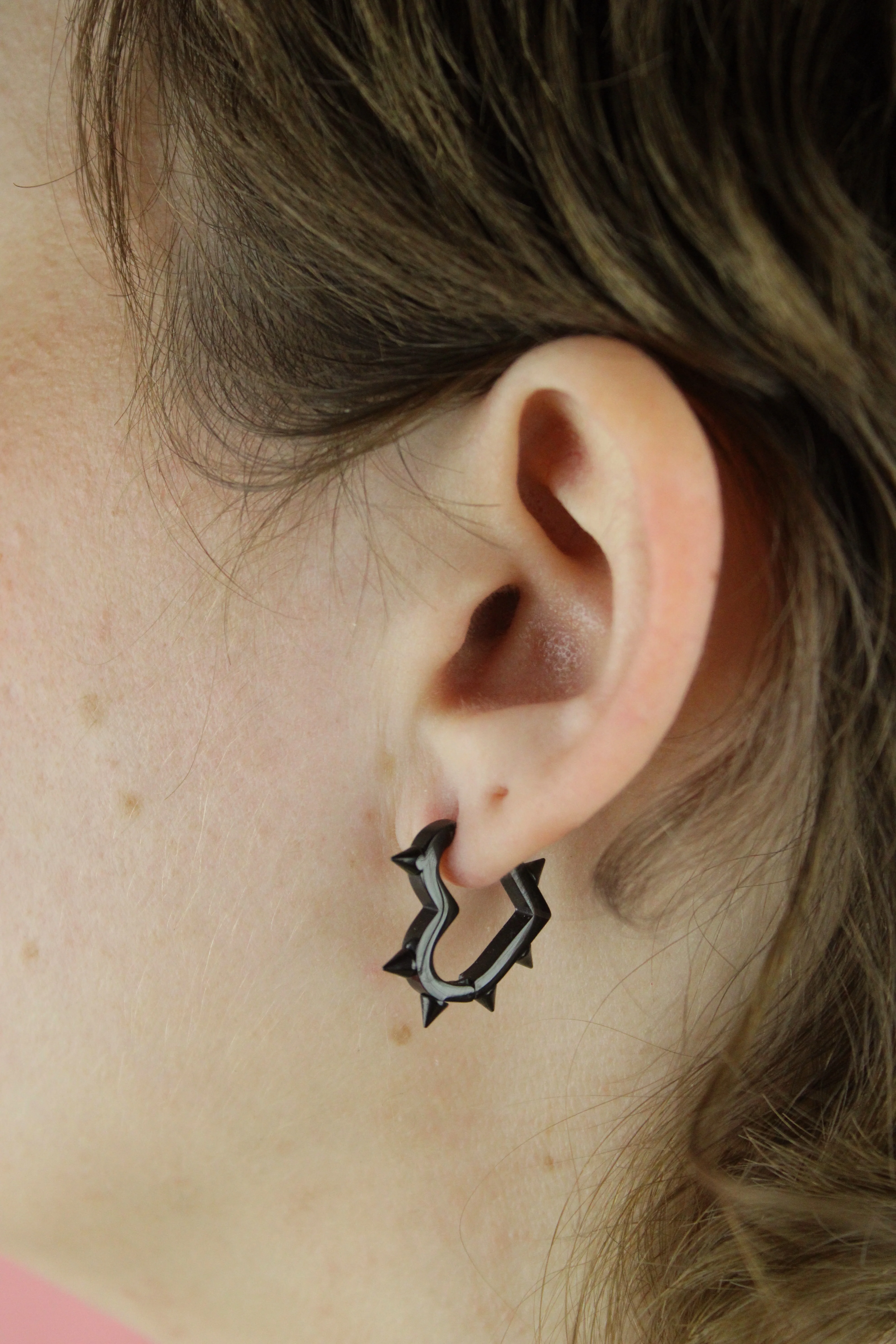Heart Spike Huggie Hoop Earrings (Black) - Image 2