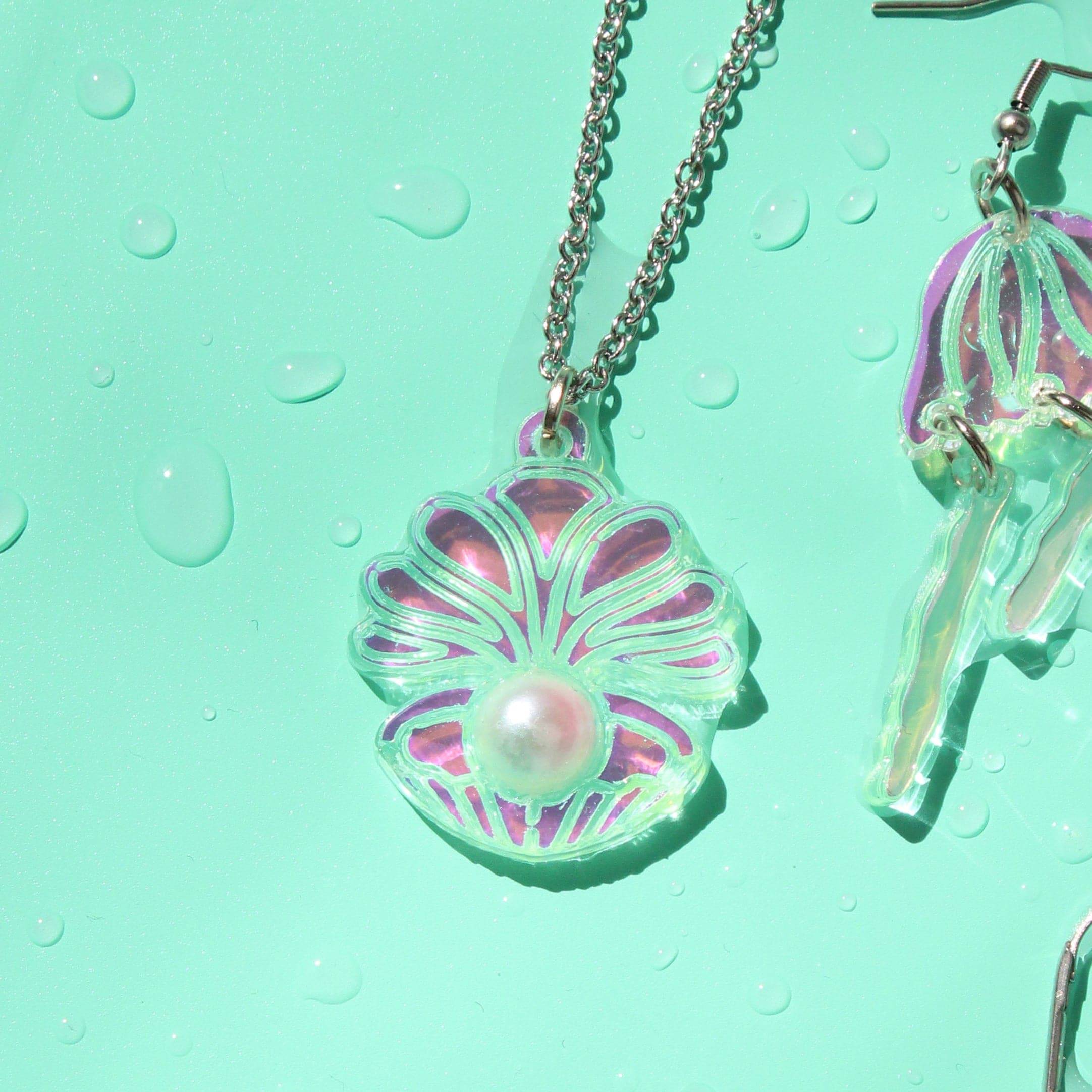 Iridescent Clam Shell Pendant Necklace - Image 7
