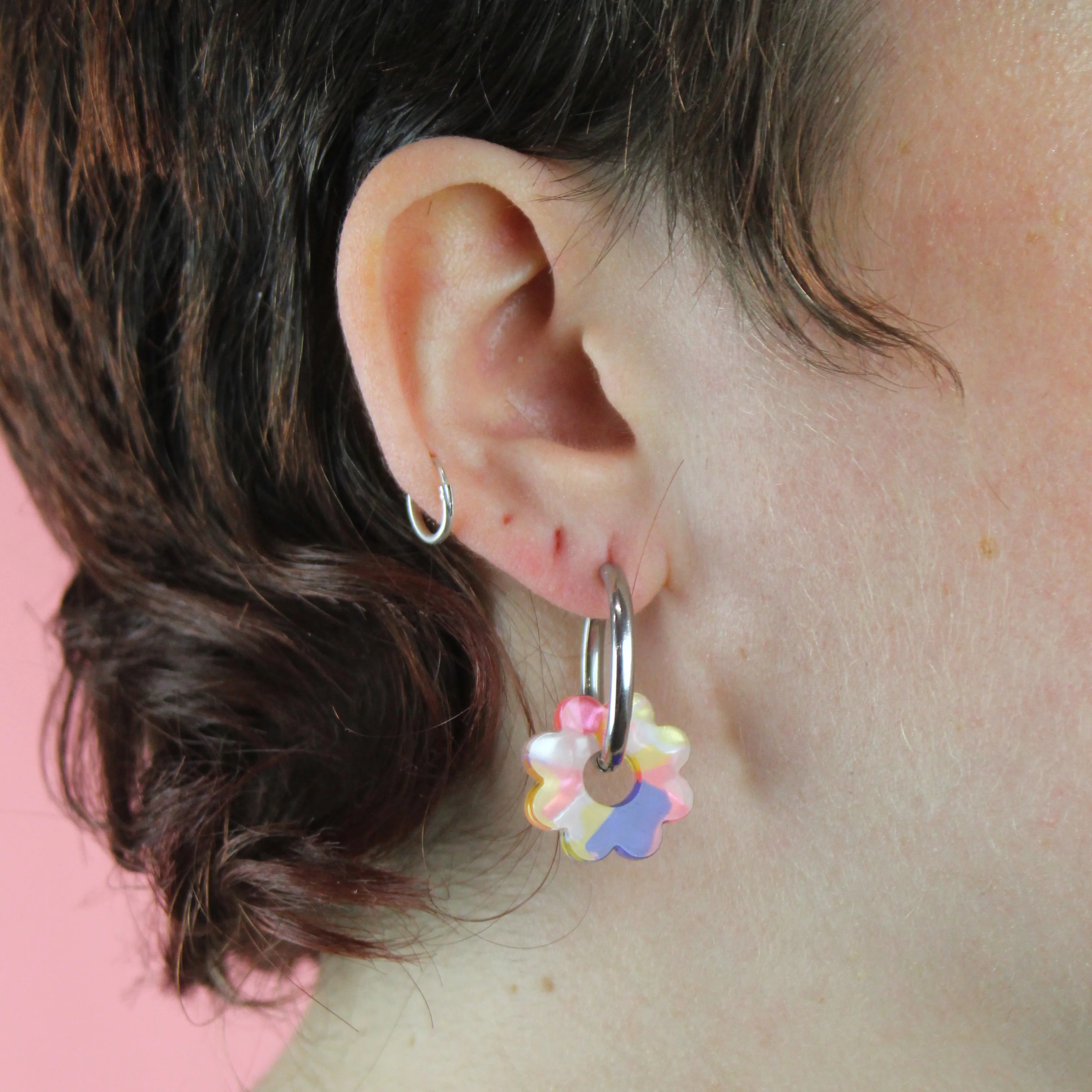 Lazy Daisy Hoop Earrings - Marble Crush - Image 3