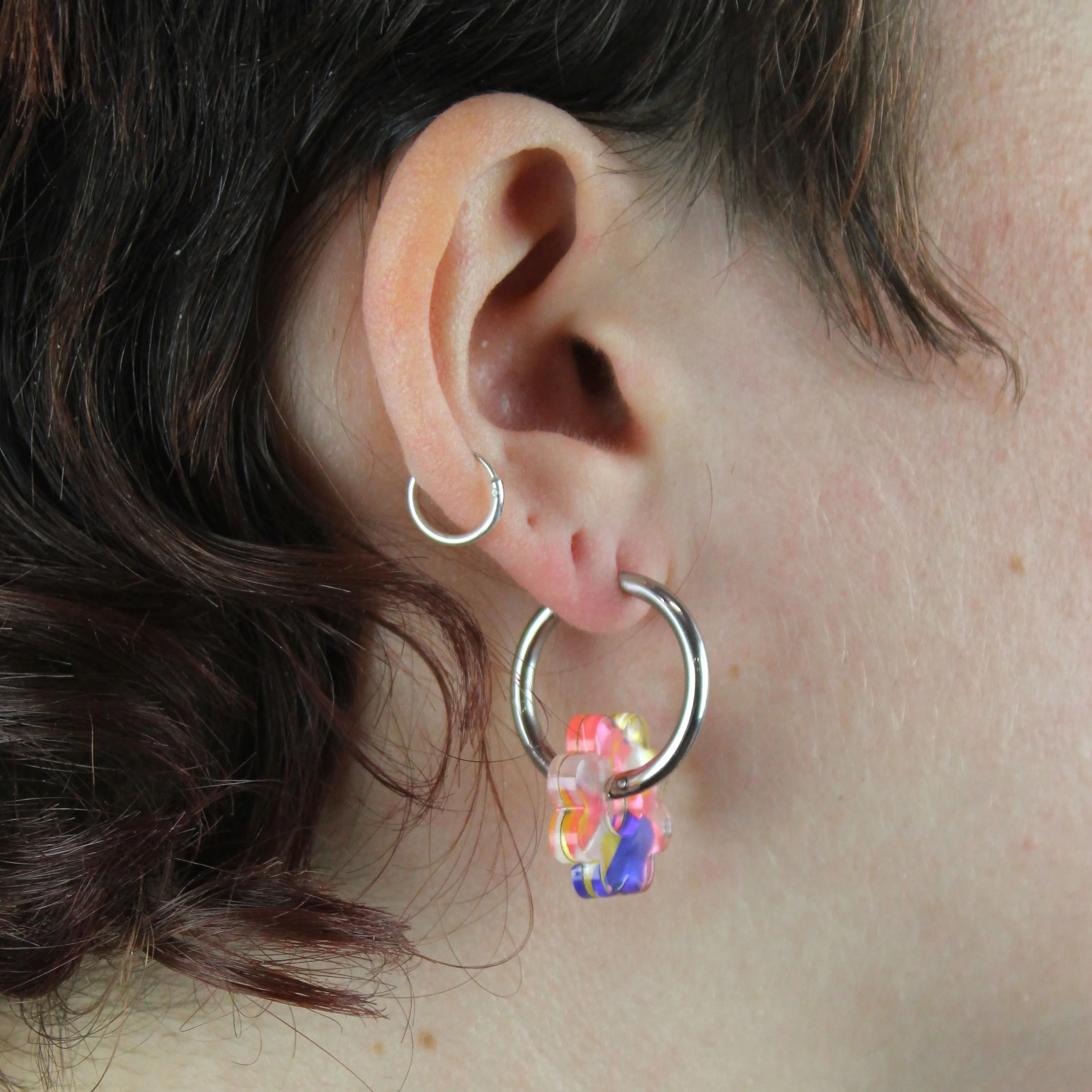 Lazy Daisy Hoop Earrings - Marble Crush - Image 4