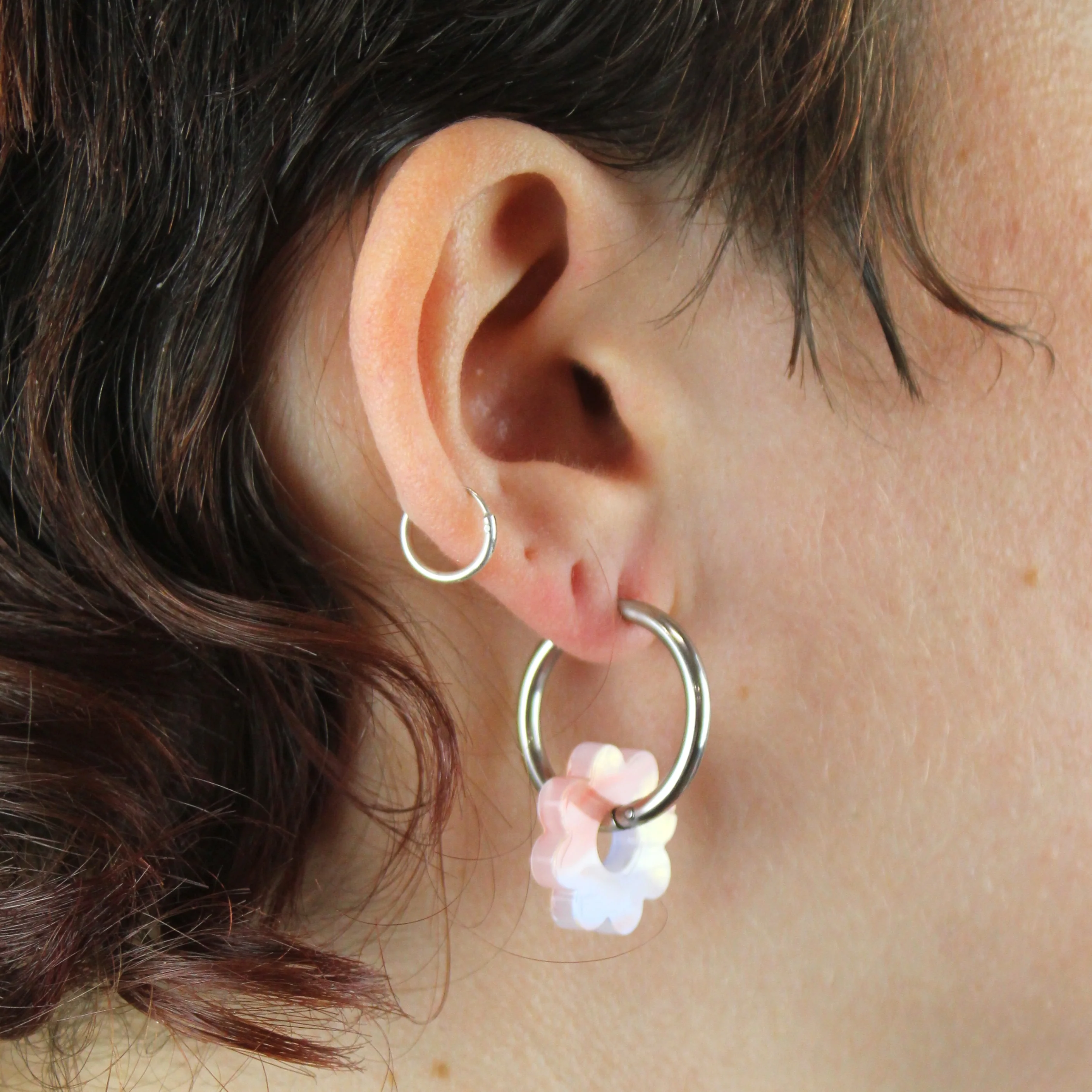 Lazy Daisy Hoop Earrings - Pastel Marble - Image 4