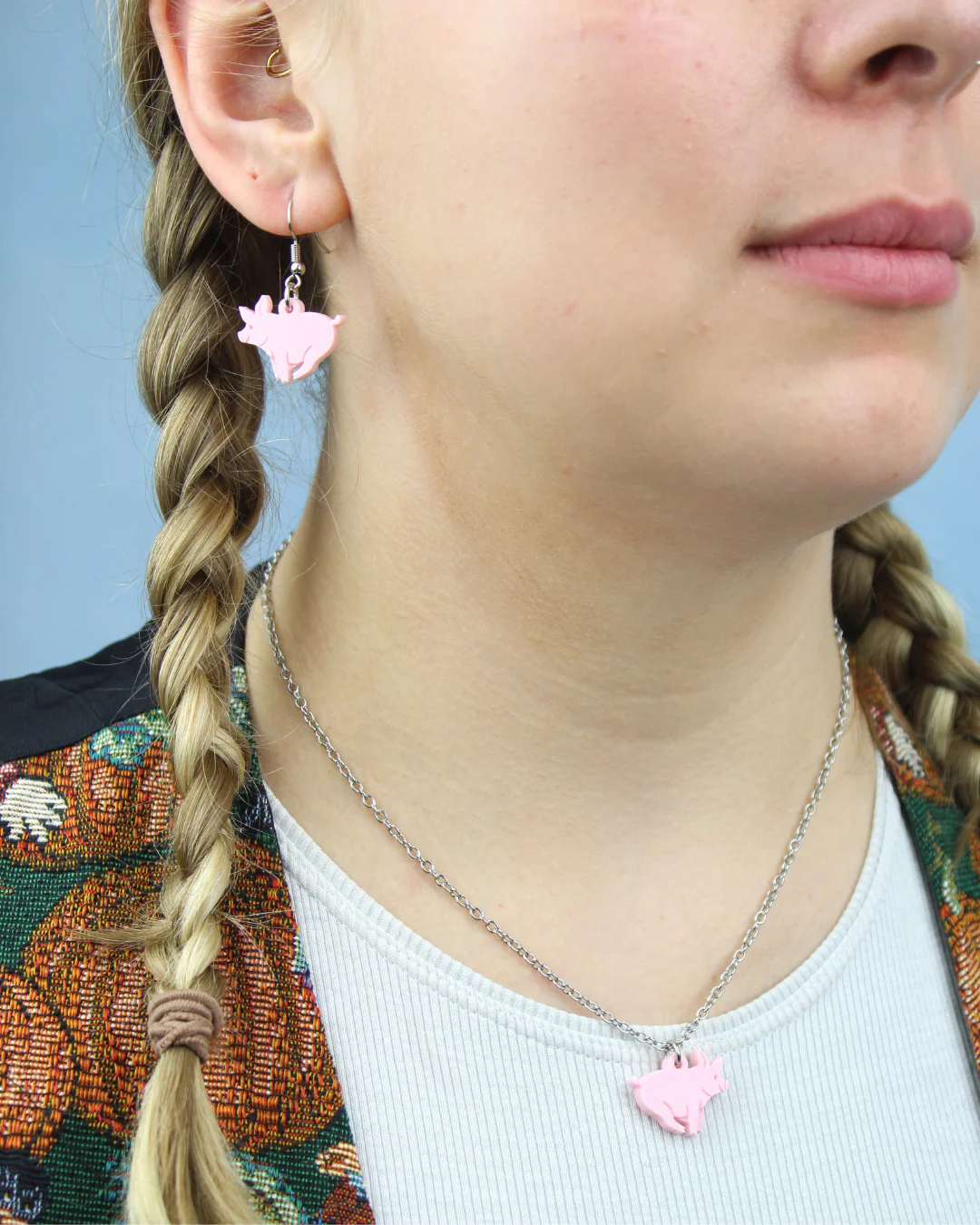 Piggy In The Middle Necklace - Image 4
