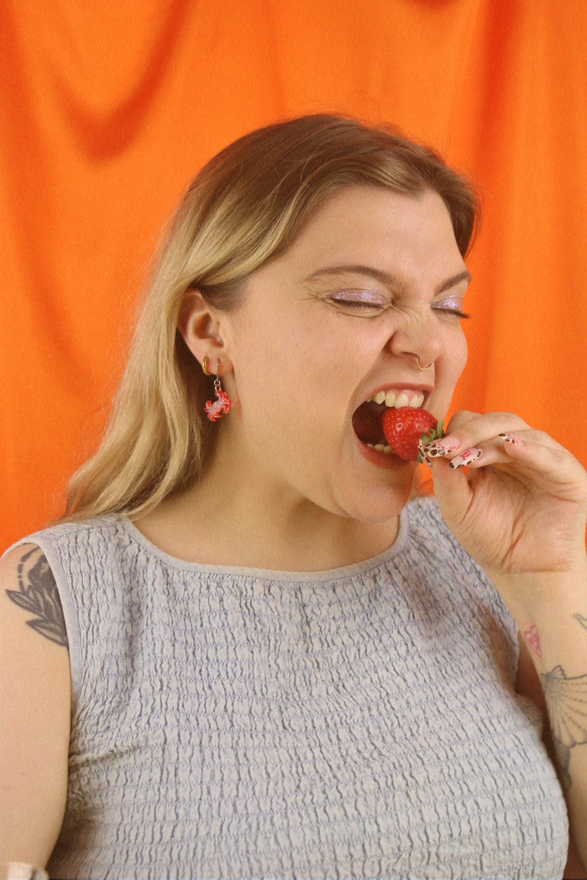 Pinch Me! Crab Huggie Hoop Earrings - Image 7