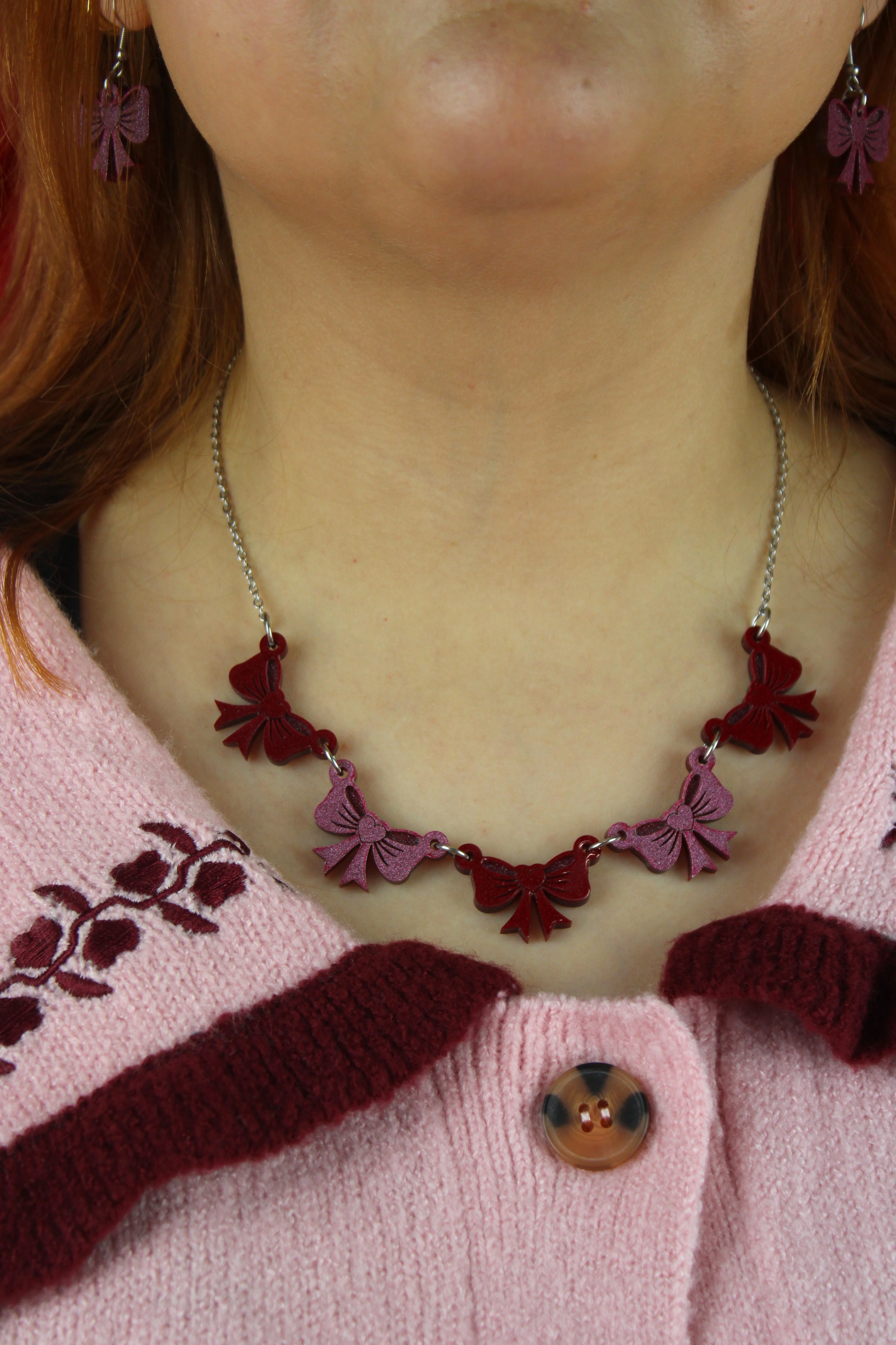Red and Pink Bow Bunting Necklace - Image 6