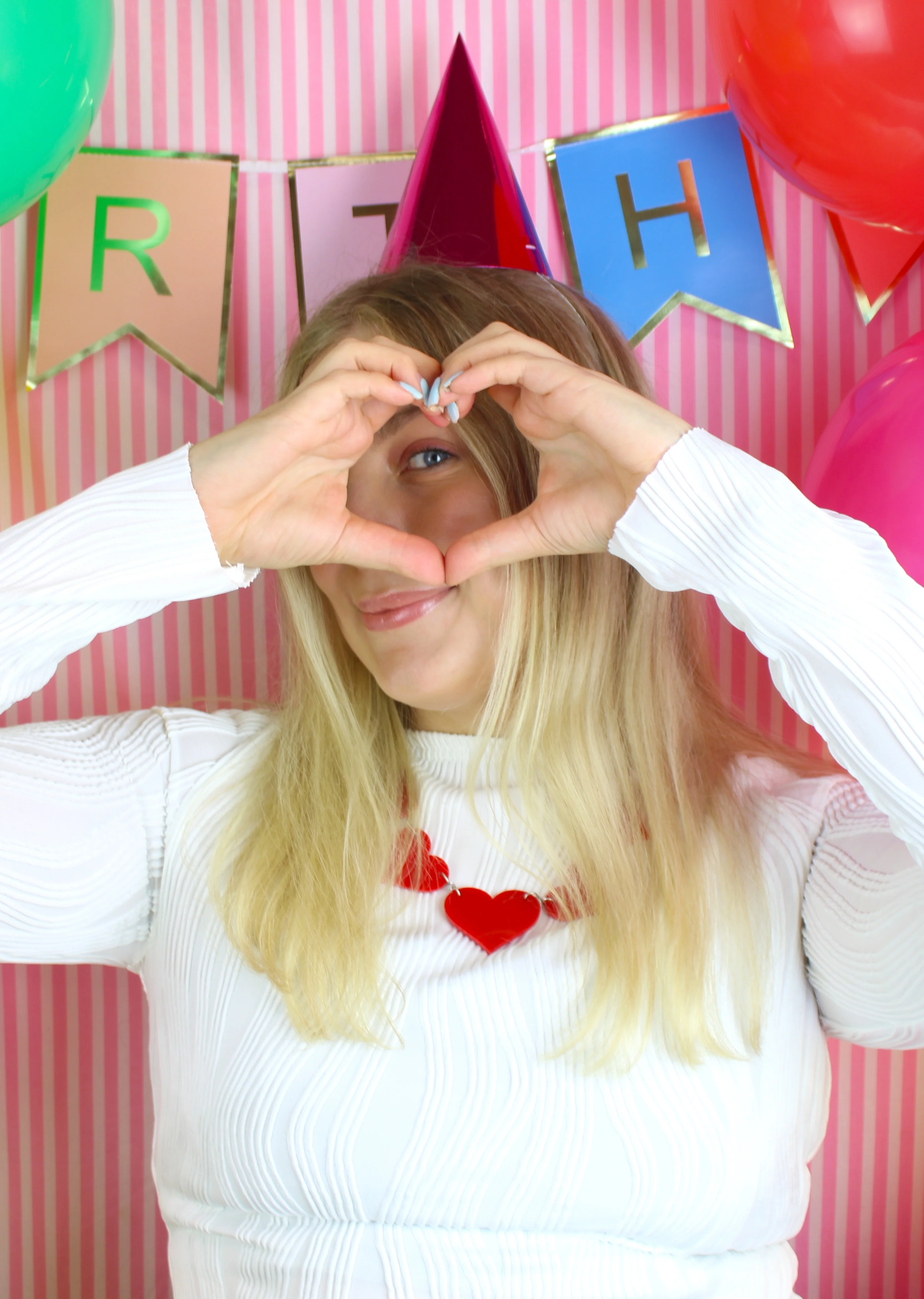 Red Heart Collar Necklace - Image 5