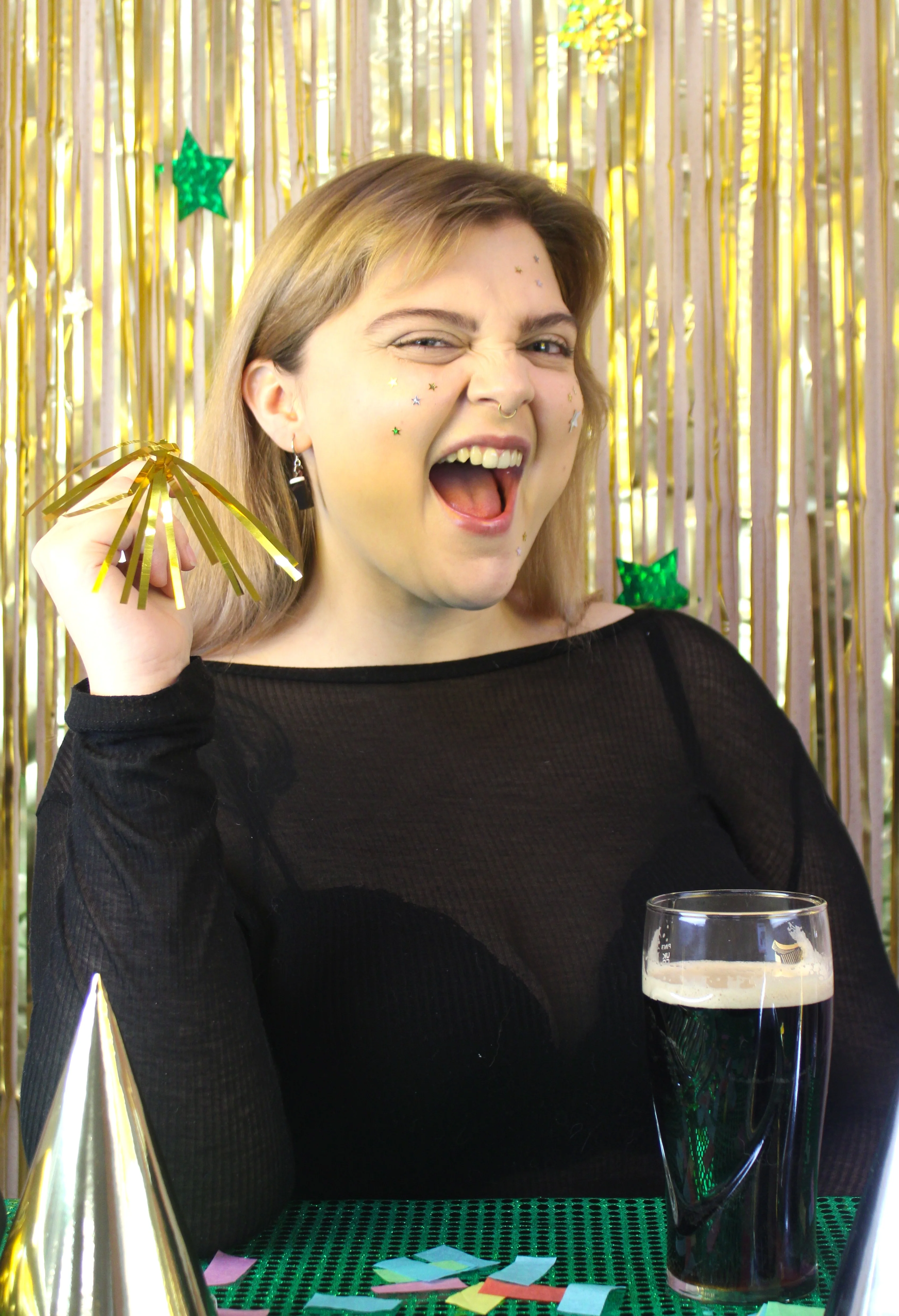 Short & Stout Huggie Hoop Earrings - Image 6