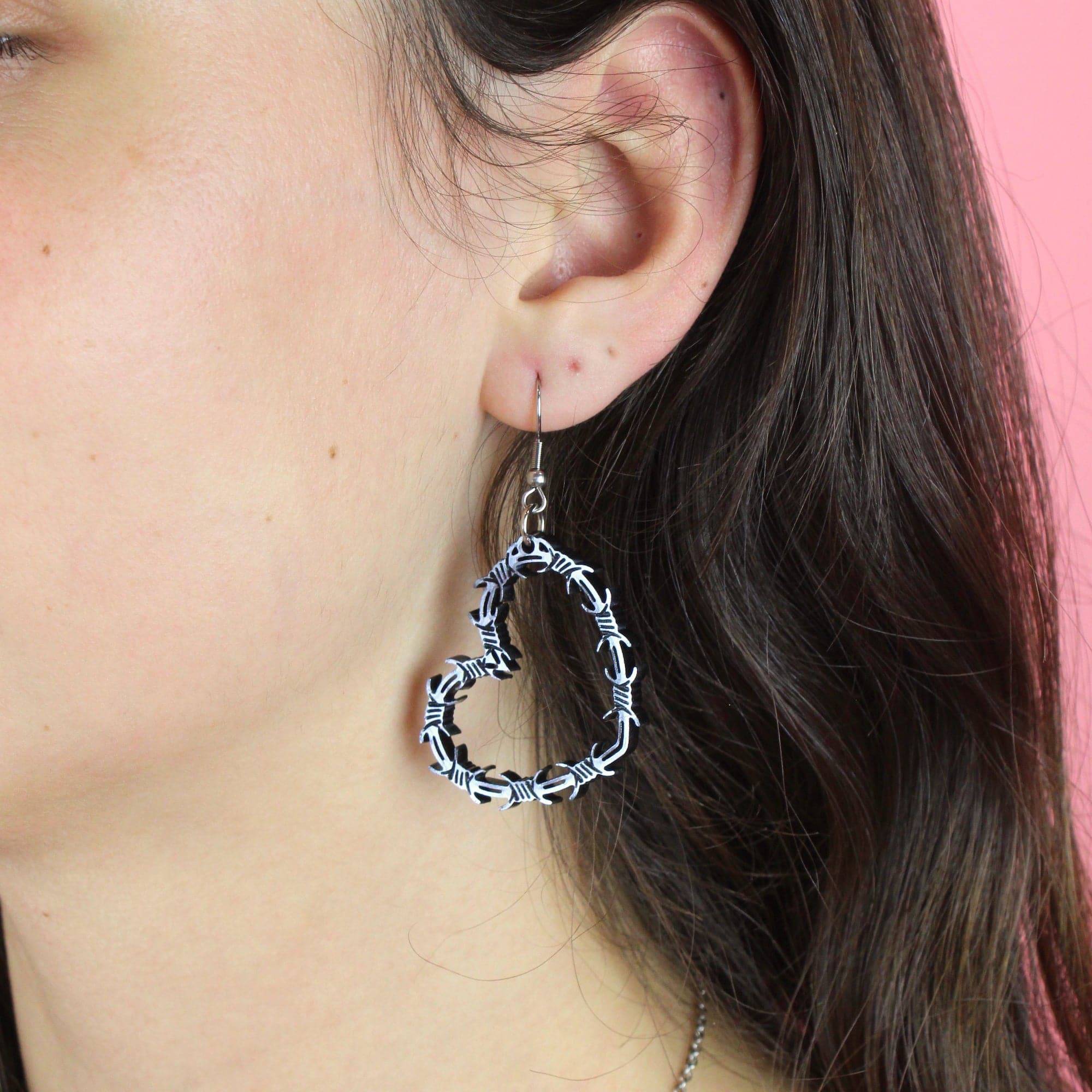 Silver Barbed Wire Heart Earrings - Image 7