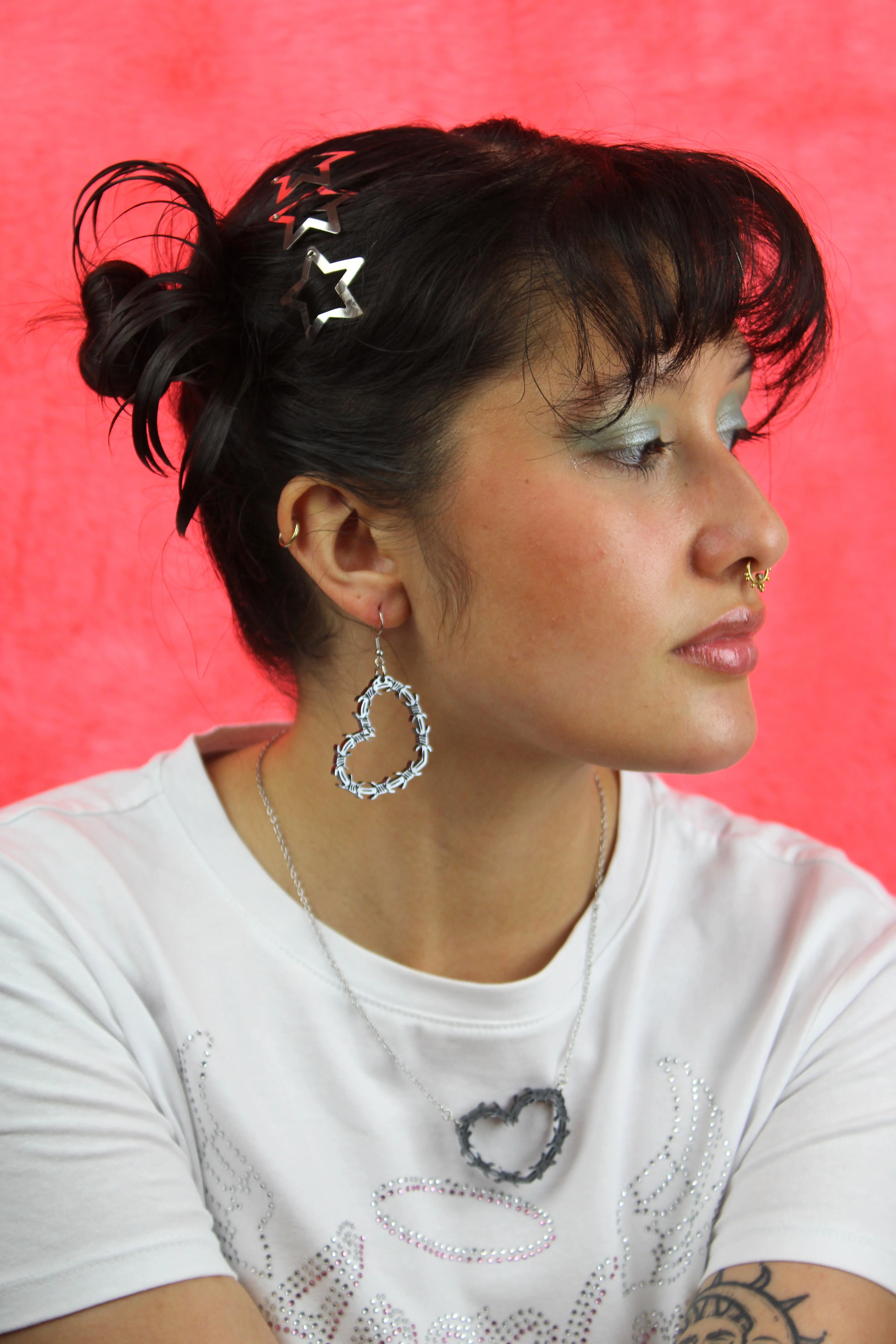 Silver Barbed Wire Heart Earrings - Image 4