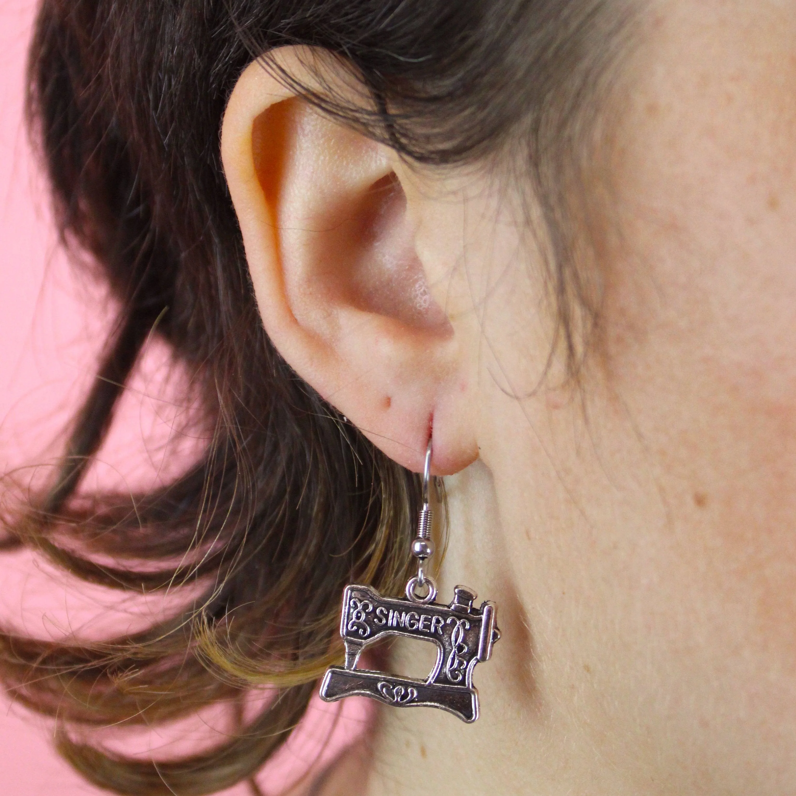 Singer Sewing Machine & Scissor Earring Mix - Image 9