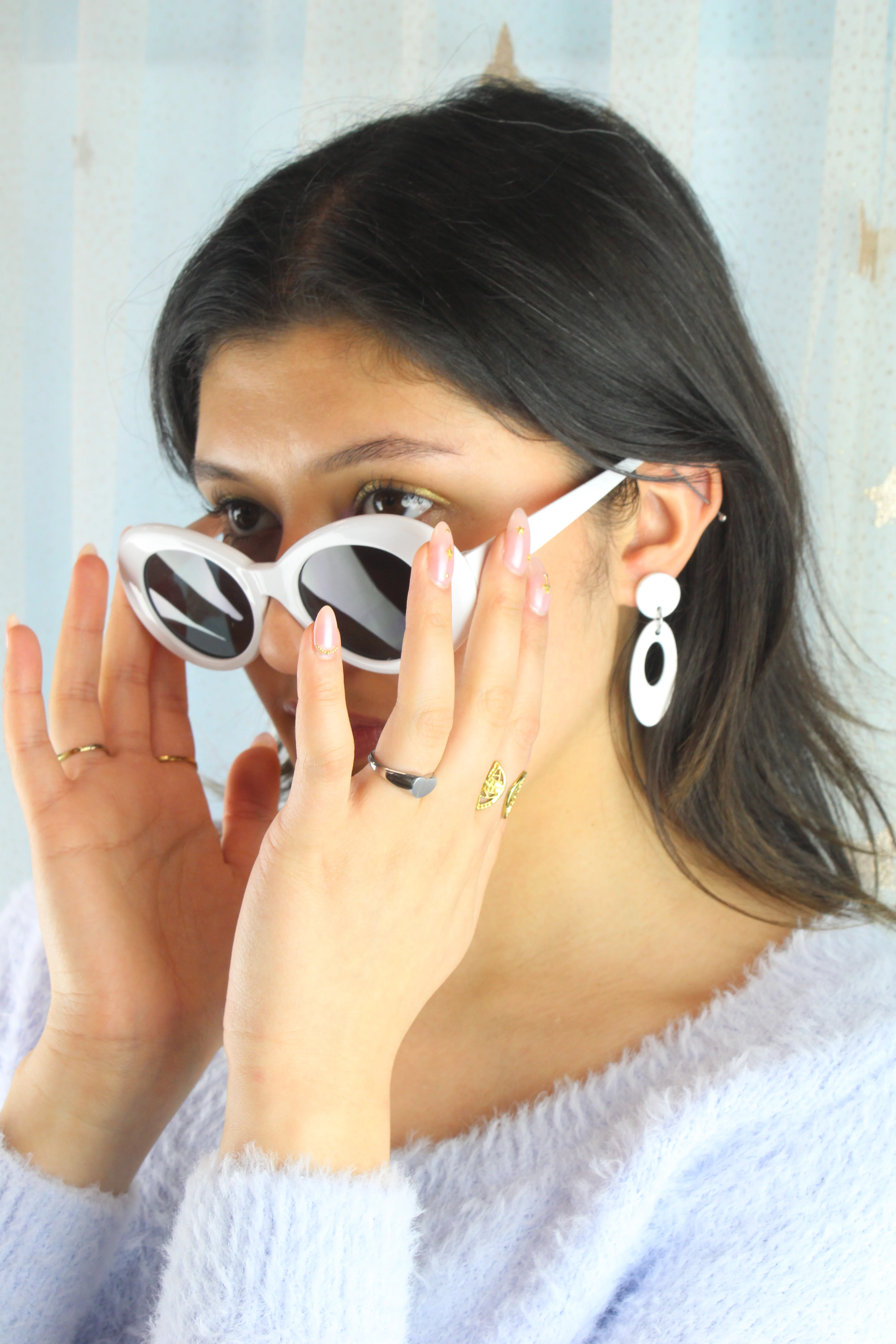 Swinging 60's Oval Stud Earrings - Image 7