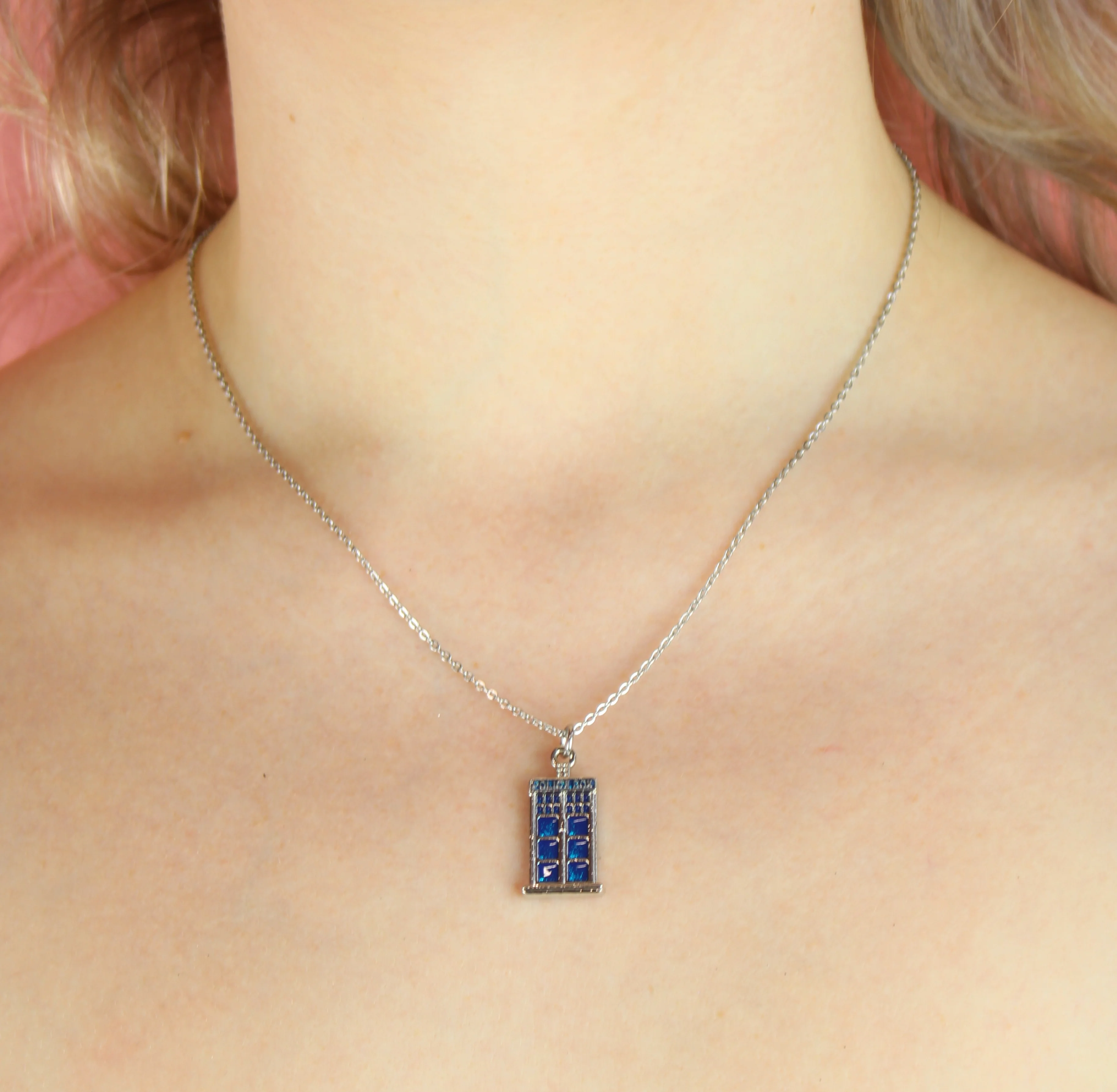 Tardis Necklace - Image 4