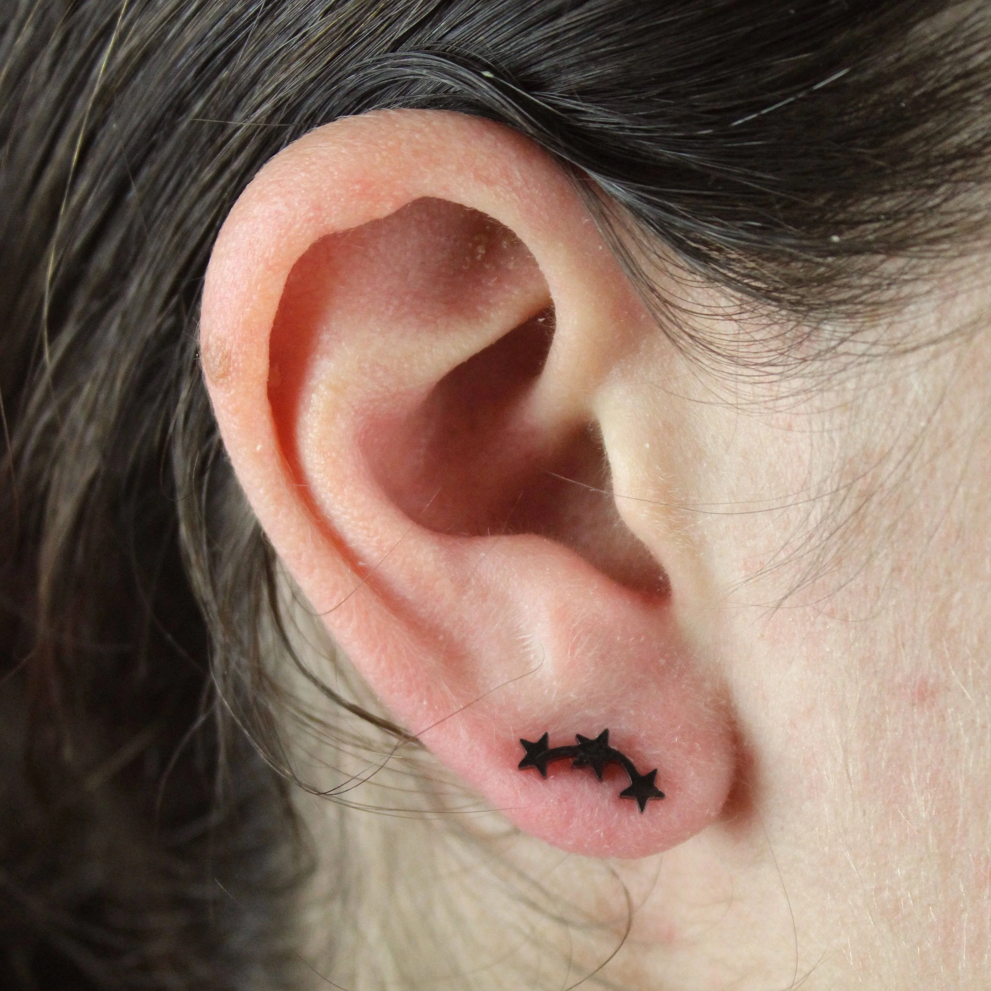 Triple Curved Star Stud Earrings (Black) - Image 2