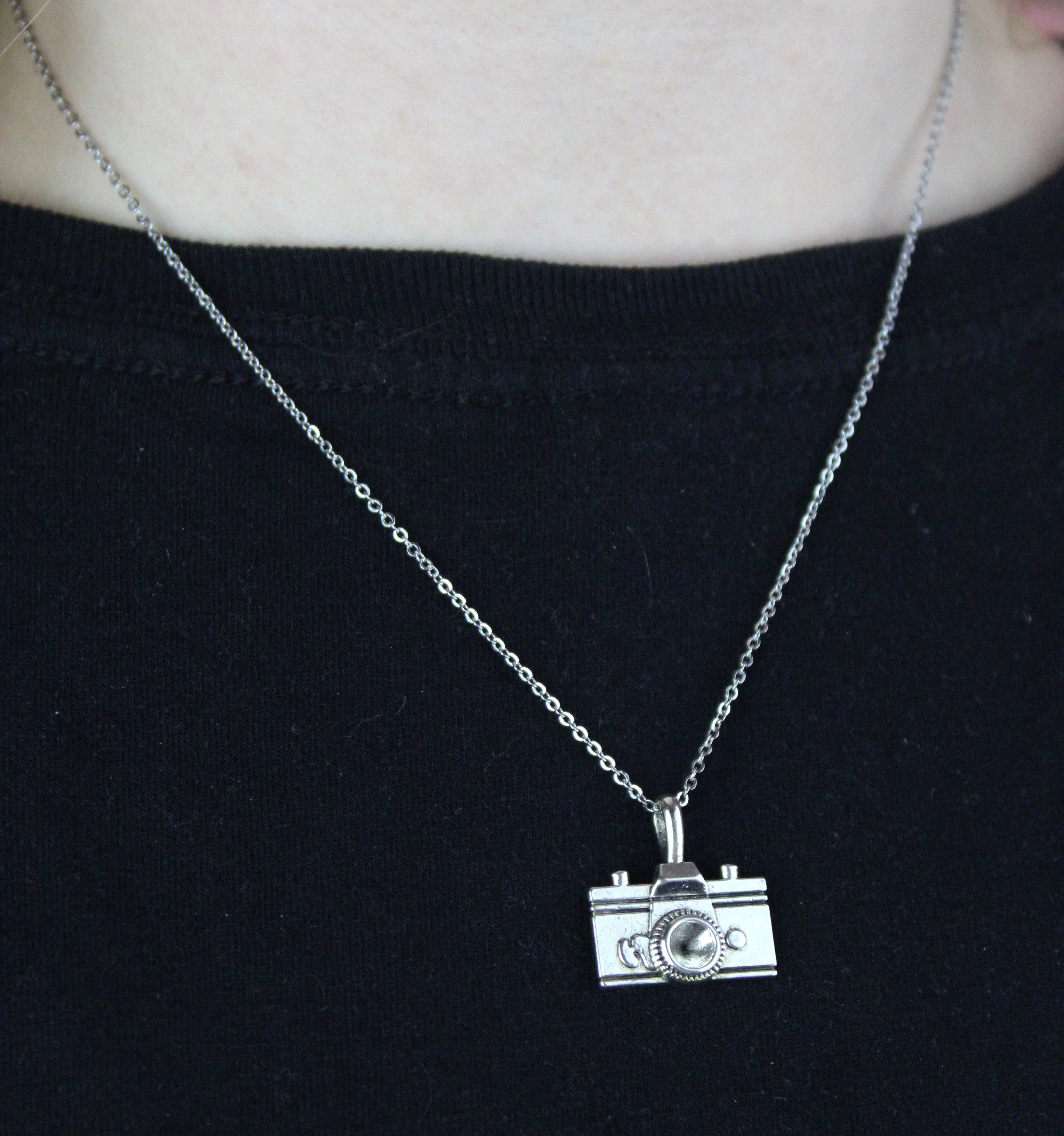 Vintage Camera Necklace - Image 4
