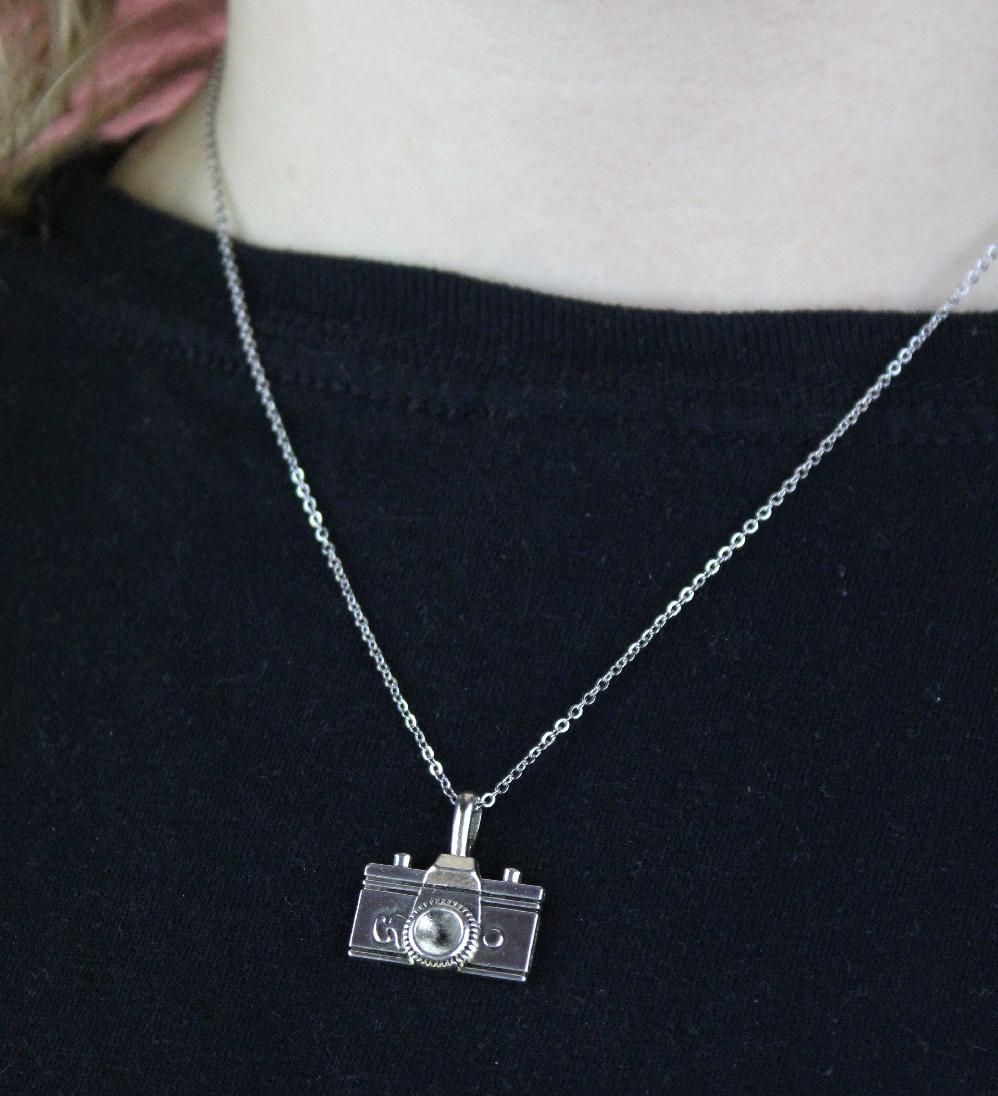 Vintage Camera Necklace - Image 5
